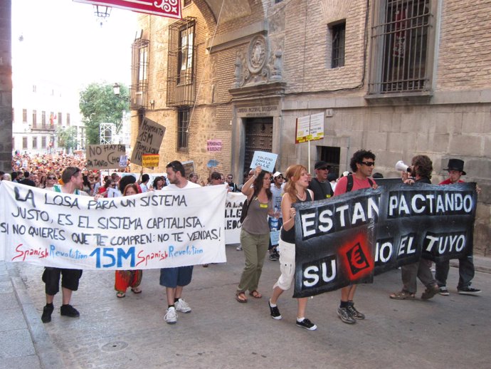 Cabecera De La Manifestación En Toledo