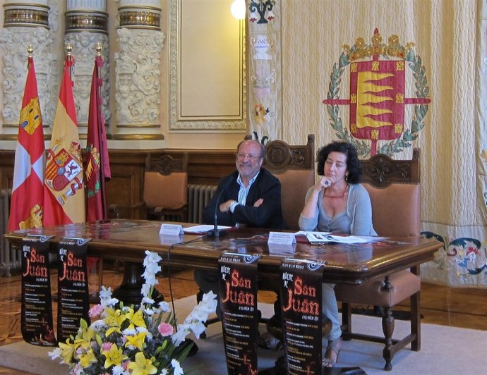 El Alcalde Y La Edil De Cultura Presentan La Noche De San Juan.