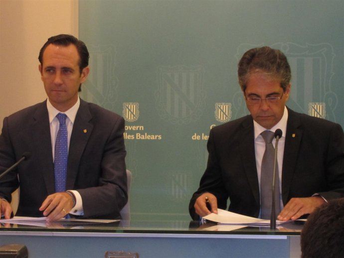 El Nuevo Presidente Del Govern Y El Portavoz, José Ramón Bauzá Y Rafael Bosch