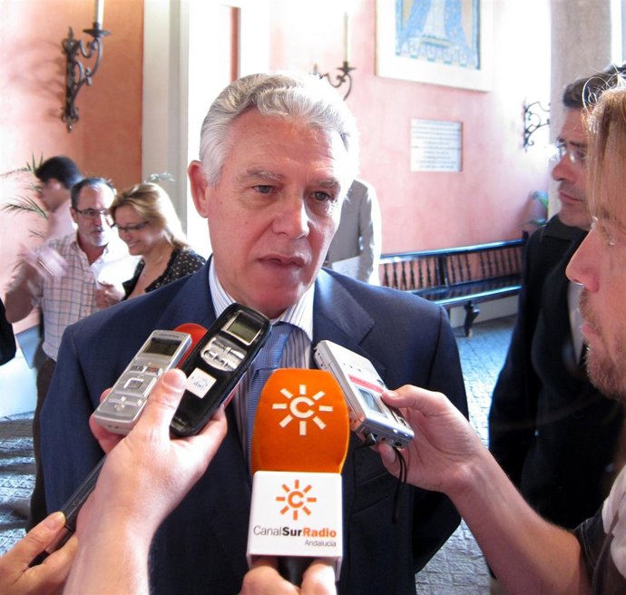 El Consejero De Gobernación Y Justicia, Francisco Menacho