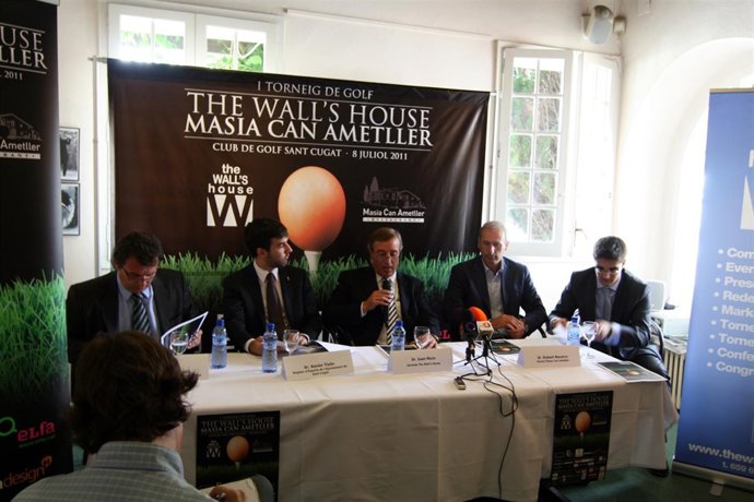 Los Organizadores Del Torneo En La Presentación En El Club De Golf Sant Cugat