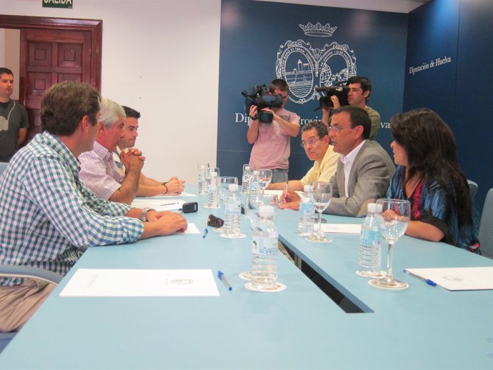 Reunión De Diputación De Huelva Con Freshuelva