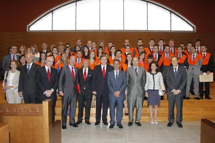 Clausura Del Máster En Banca De La UC Y El Santander 