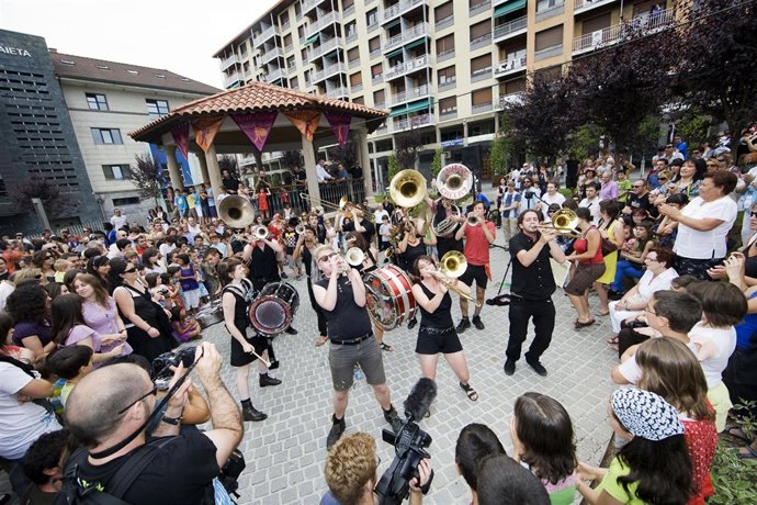 What CHEER BRIGADE, GANADORES DE 2010