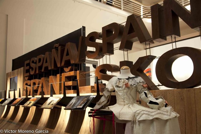 Pabellón De España En La Cuatrienal De Praga