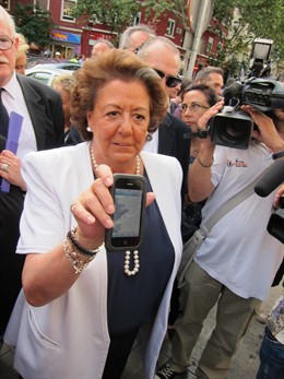 Barberá Enseñando La Fotofgrafía De Las Pintadas