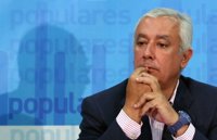 Arenas, que no espera "sorpresas de última hora" en Extremadura, dice que IU puede decidir lo que crea "más oportuno"