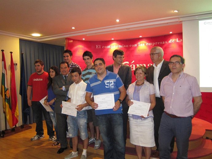 Imagen De Familia De Los Premiados