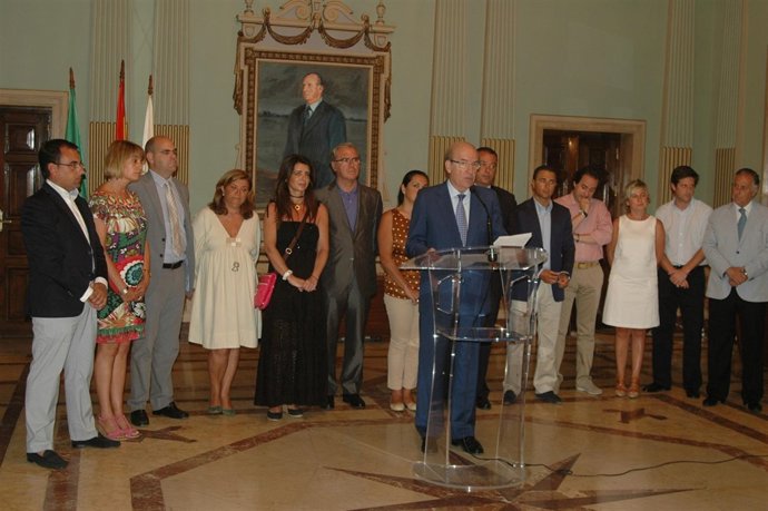 El Alcalde De Huelva, Pedro Rodríguez, Presenta Al Nuevo Organigrama Municipal.
