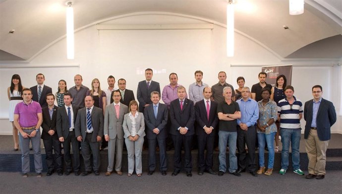 Los Consejeros Miranda Y Roig, Con Los Becados.