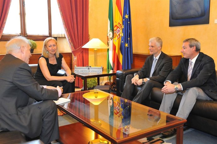 Consejero De Educación Y Presidenta Del Parlamento Reciben Al Director De PISA