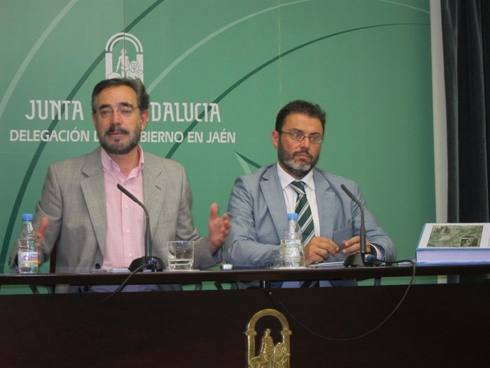 López Y Valdivielso En La Rueda De Prensa