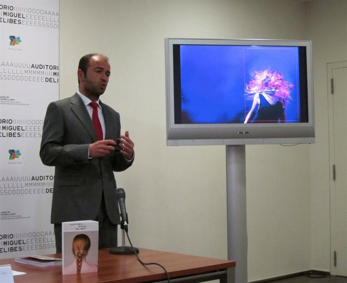 Alcaraz Durante La Presentación De La Temporada 2011/12 Del CCMD