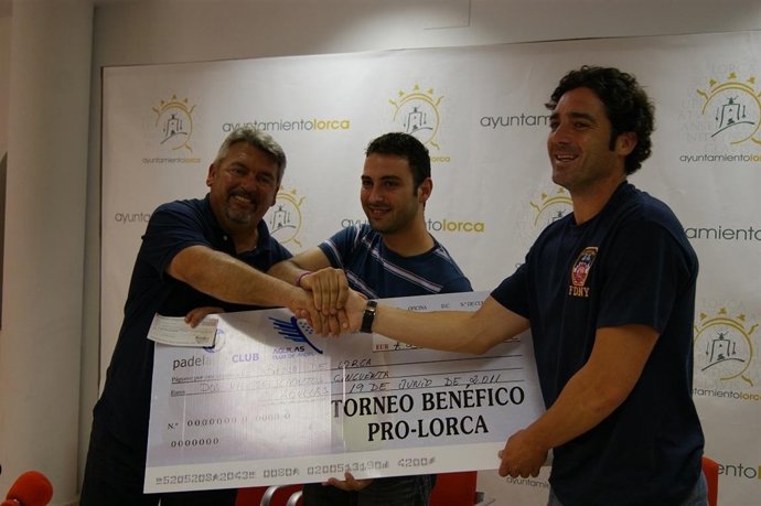 Entrega Del Cheque
