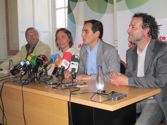 Alcalde De Córdoba, José Antonio Nieto, Y Vicente Amigo En El Centro