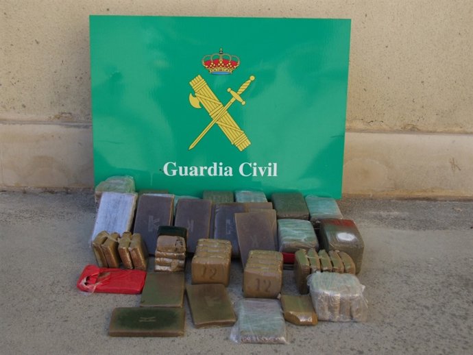 Hachís Incautado En El Maletero De Un Vehículo. 