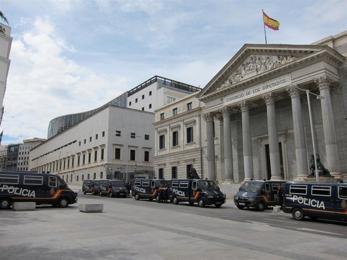 Amplio Dispositivo Policial En El Congreso
