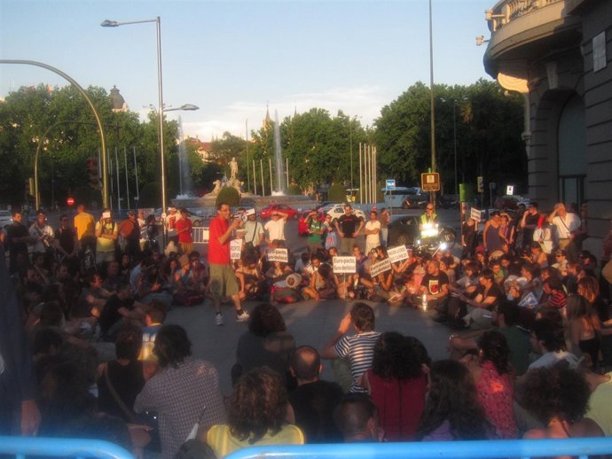 Asamblea En Neptuno Del Movimiento 15-M