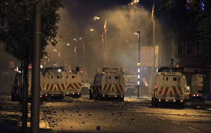Noche De Violencia En Belfast (Irlanda)