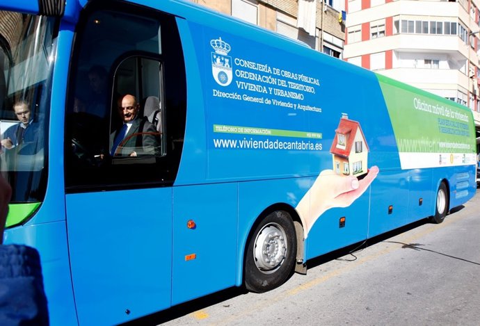 Autobús De La Vivienda En Cantabria