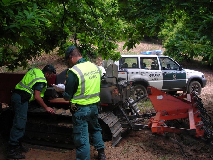 La Guardia Civil Recupera Un Tractor Robado