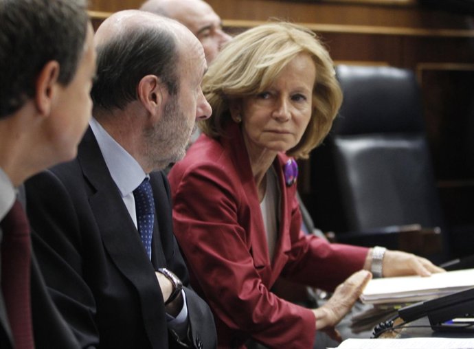 Salgado Mira A Rubalcaba Y Zapatero En El Congreso