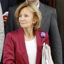 Elena Salgado En Los Pasillos Del Congreso