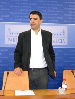 Mario Jiménez, Este Miércoles En Rueda De Prensa