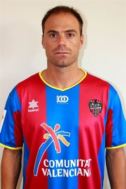 El Centrocampista Del Levante Francisco Javier Farinós