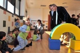 El Consejero De Educación Visita Una Escuela Infantil De Andalucía