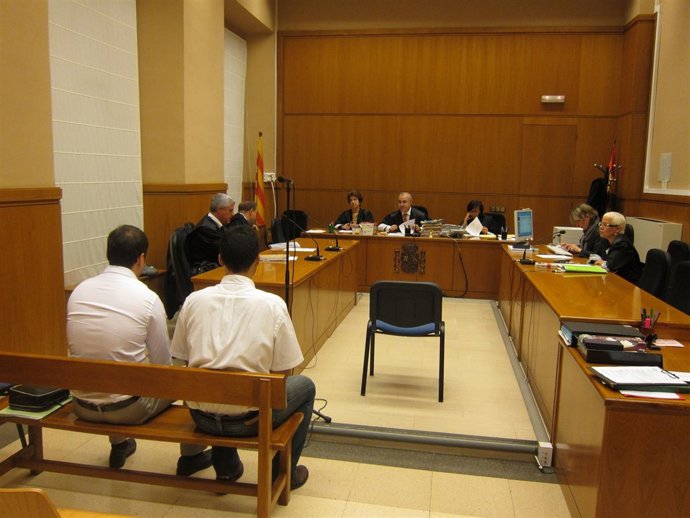 Juicio A Dos Mossos Por Pasar Información A Una Banda De Carteristas Bosnios