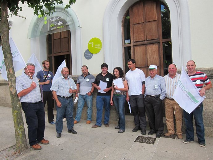 Representantes De Fruga Ante El Valedor.