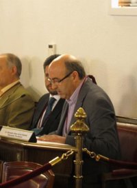 PSOE propone a Carnero 4 pactos por la provincia e IU pide financiación municipal adecuada y creación de empleo