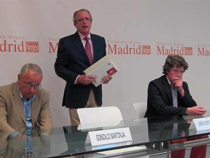 José Vicente De Juan (C), Gonzalo Santonja (I) Y Alejandro Sarmiento (D)