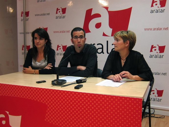 Aintzane Ezenarro, Oxel Erostarbe Y Rebeka Ubera.