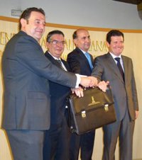 Vela destaca que "hay que actuar" y aspira a "dar la talla" como sucesor del "conseller del superávit"