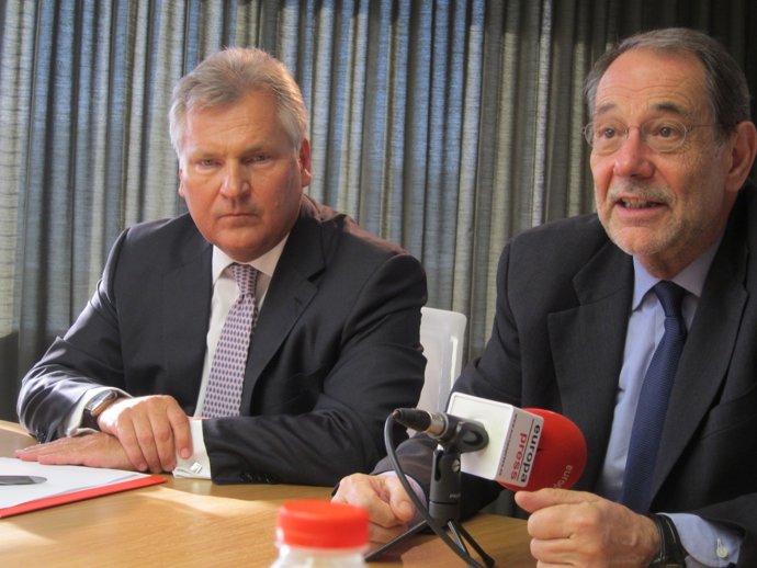 El Ex Presidente Polaco A.  Kwasniewski Y Ex Presidente De La OTAN J. Solana
