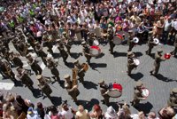 La Unidad de Música de la Academia Militar de Toledo recibe a la Custodia de Arfe con el himno de España