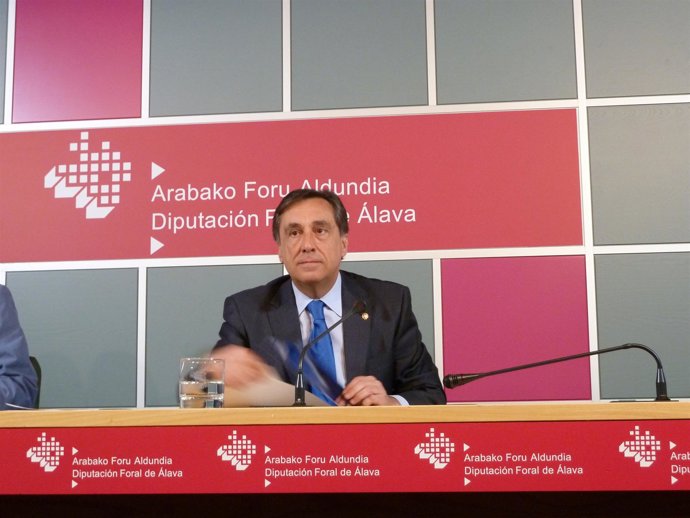 El Candidato Del PNV A Diputado General De Álava, Xabier Aguirre.