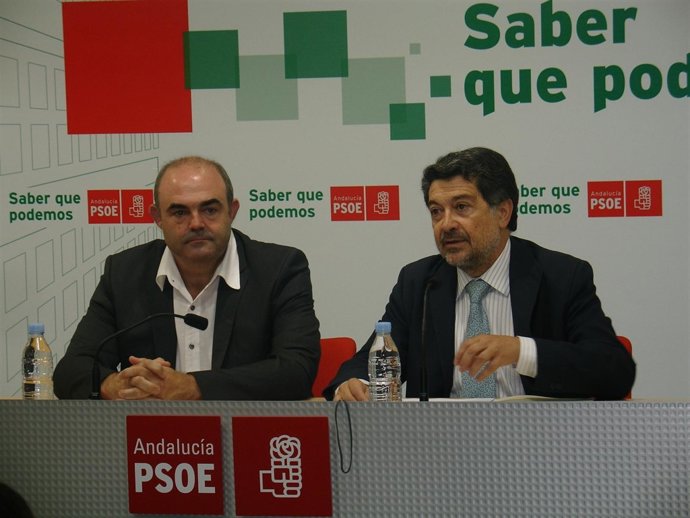 Juan Manuel Fernández Y Javier Barrero, Miembros De La Comisión Gestora Del PSOE
