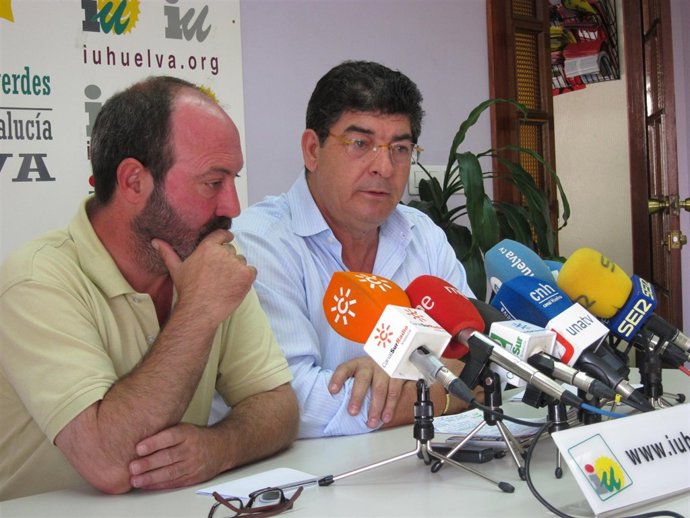 El Coordinador General De IULV-CA, Diego Valderas, Junto A Pedro Jiménez.