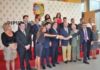 Arenas asegura que Bendodo será "un alcalde de alcaldes" y que este día es "un gran brote verde de confianza"