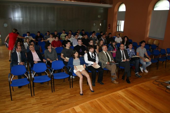 Alegre Entrega Secciones Bilingües