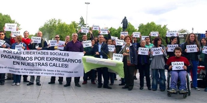 Concentración Contra El Cobro De Tasas Por Colocar Mesas Informativas.