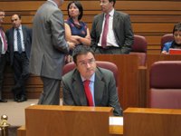 López elogia la austeridad de CyL pero advierte de la poca eficiencia y resolución de problemas
