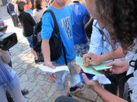 Unos 40 acampados compostelanos inician la Marcha Indignada hacia Madrid 