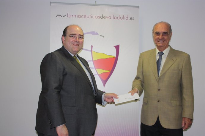 El Colegio De Farmacéuticos De Valladolid Entrega 6.500 Euros A Una Ong