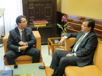 Vara insiste en que la postura de IU es de "acuerdo" con el PP 