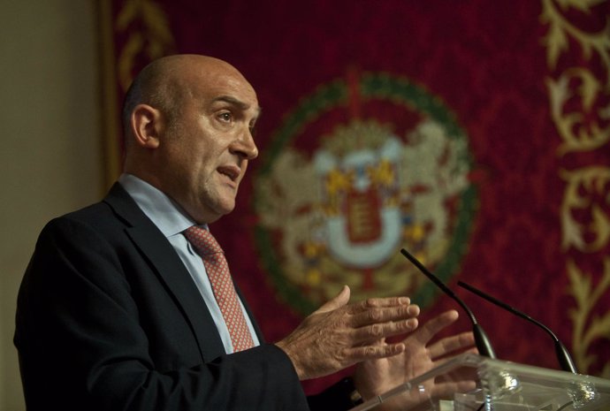 El Presidente De La Diputación De Valladolid, Jesús Julio Carnero.