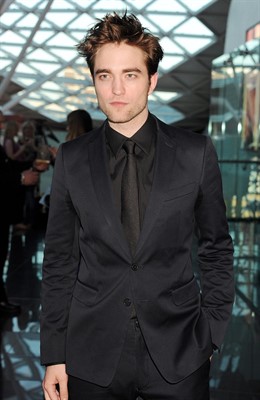 Robert Pattinson Posando En Una Presentación De 'Agua Para Elefantes'